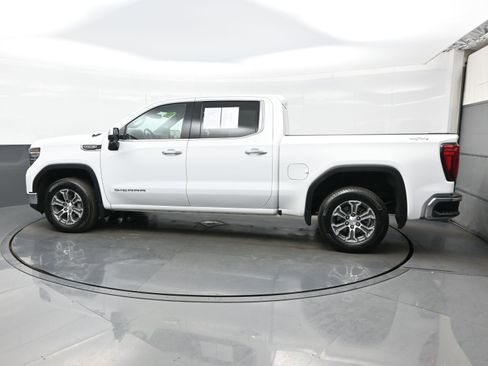 Used 2025 GMC Sierra 1500 SLT AWD/4WD image 3