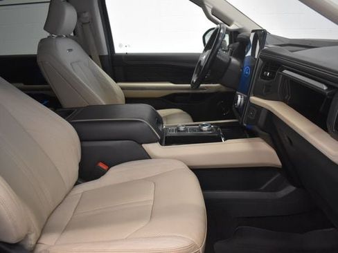 Used 2024 Ford Expedition Max Platinum AWD/4WD image 19