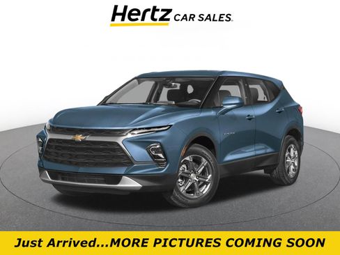 Used 2025 Chevrolet Blazer LT FWD image 1