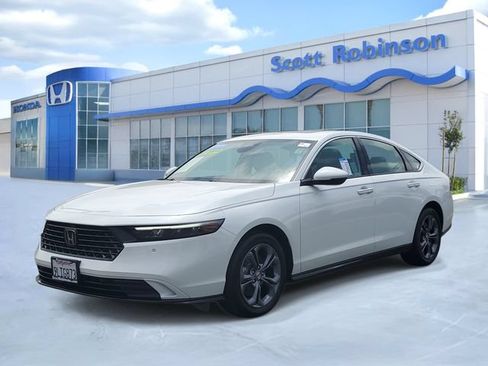 Used 2024 Honda Accord EX-L image 2