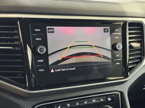 Used 2022 Volkswagen Atlas Cross Sport SE image 22