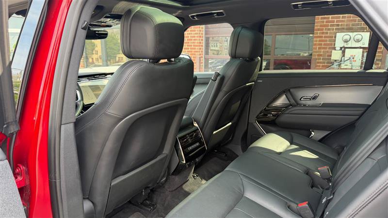Used 2024 Land Rover Range Rover Sport SE AWD/4WD image 24