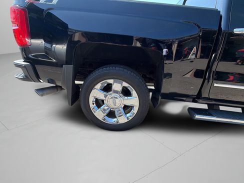 Used 2018 Chevrolet Silverado 1500 LTZ Z71 w/ LTZ Plus Package AWD/4WD image 30