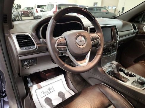 Used 2018 Jeep Grand Cherokee Overland image 13