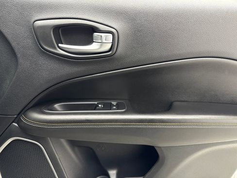 Used 2019 Jeep Compass Latitude w/ Safety & Security Group FWD image 44