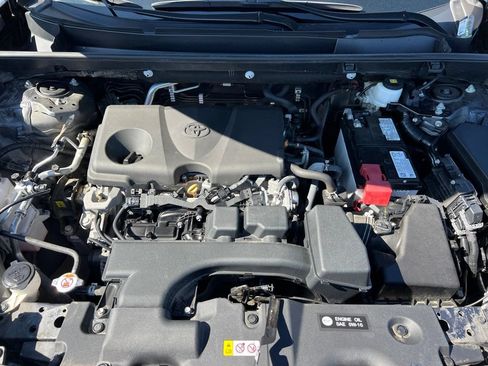 Used 2024 Toyota RAV4 XLE AWD/4WD image 28
