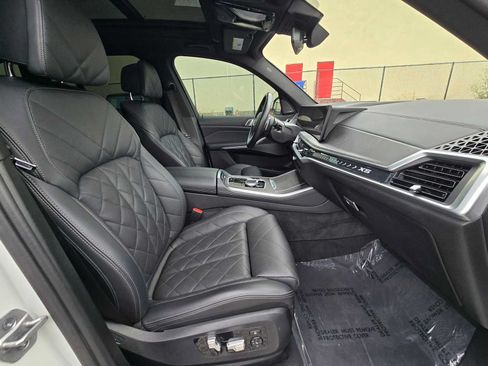 Used 2025 BMW X5 xDrive40i AWD/4WD image 11