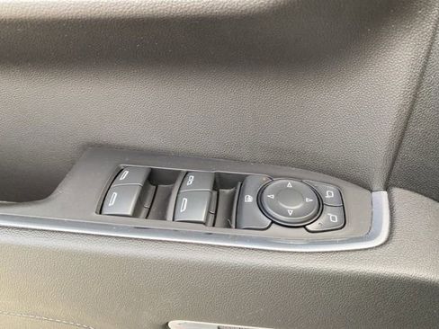 Used 2024 Chevrolet Silverado 1500 LT image 29