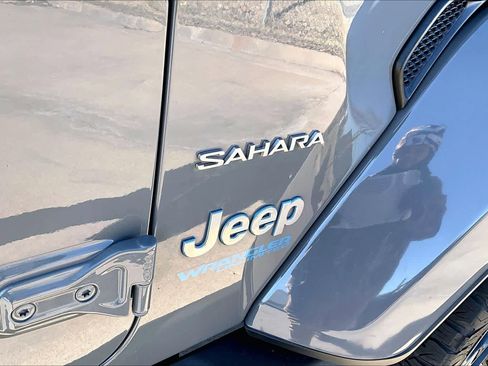 Used 2021 Jeep Wrangler Unlimited Sahara w/ Safety Group image 29