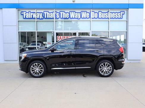 Used 2022 GMC Terrain Denali w/ LPO, Floor Liner Package AWD/4WD image 7
