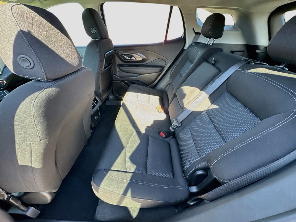 Used 2024 GMC Terrain SLE w/ Driver Convenience Package AWD/4WD image 23
