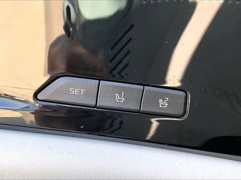 Used 2024 Kia Carnival SX Prestige FWD image 31