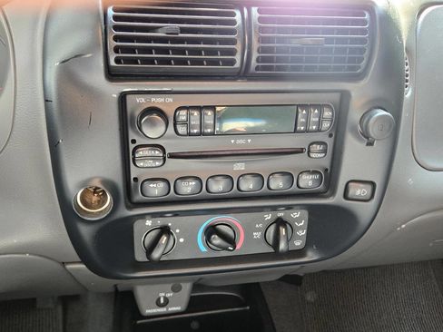 Used 2002 Ford Ranger XLT image 21