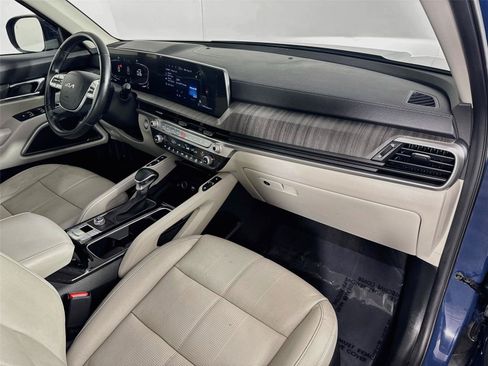 Certified 2023 Kia Telluride EX w/ EX Captain's Chair Package FWD image 31