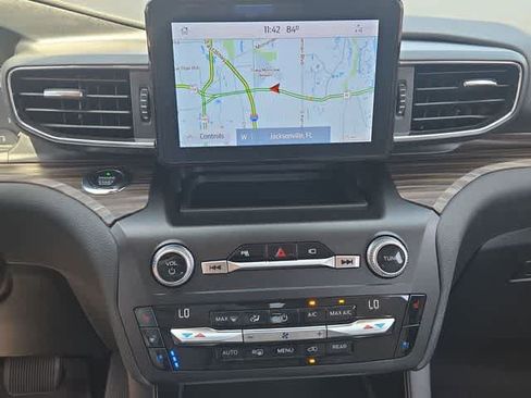 Used 2020 Ford Explorer Limited RWD image 28