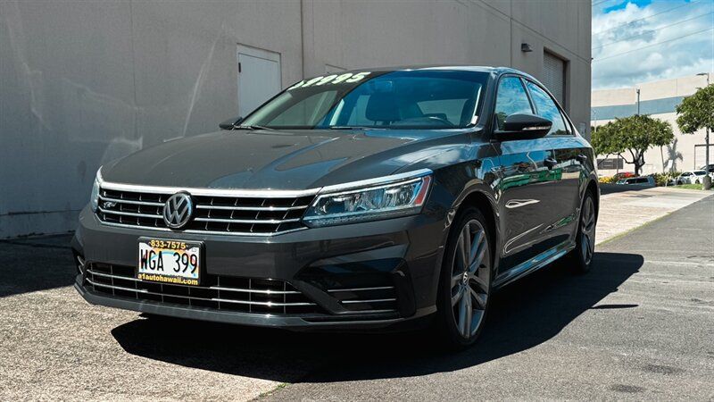 Used 2018 Volkswagen Passat 2.0T R-Line w/ R-Line Lighting Package FWD image 1