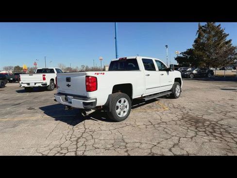 Used 2018 Chevrolet Silverado 2500 LTZ image 30
