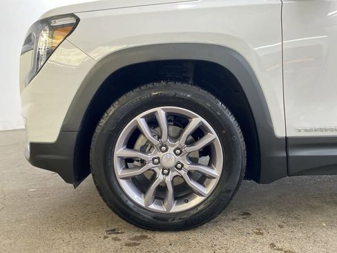 Used 2023 GMC Terrain SLT image 11