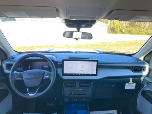 New 2025 Ford Maverick XLT image 19