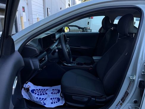 Used 2025 Kia K4 LXS image 10