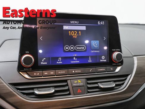 Used 2024 Nissan Altima 2.5 SV FWD image 19