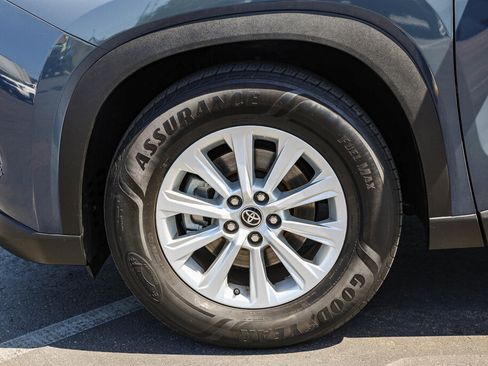 Certified 2024 Toyota Grand Highlander AWD image 30
