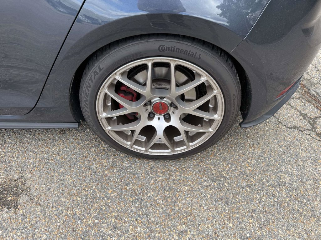 Used 2018 Volkswagen GTI SE FWD image 7