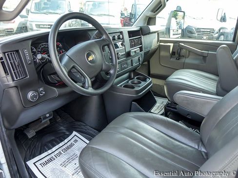 Used 2024 Chevrolet Express 3500 w/ Power Convenience Package RWD image 9
