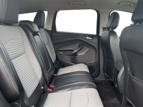 Used 2018 Ford Escape SE w/ SE Sport Appearance Package image 18