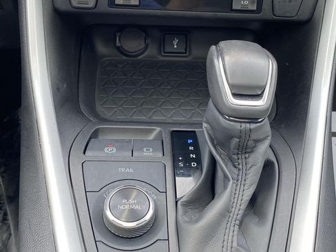 Used 2022 Toyota RAV4 XLE Premium AWD/4WD image 24