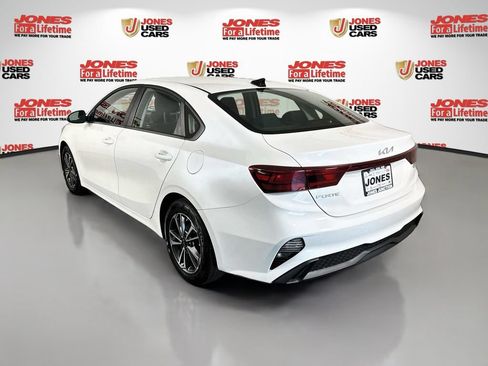 Used 2024 Kia Forte LXS w/ LXS Technology Package FWD image 2