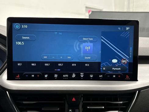 Used 2025 Ford Escape Platinum image 19