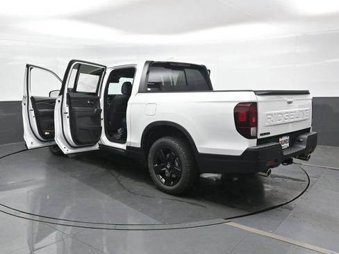New 2026 Honda Ridgeline Black Edition image 42