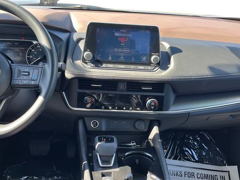 Used 2023 Nissan Rogue SV image 23