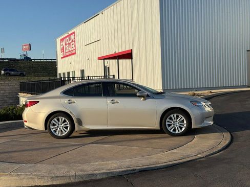 Used 2015 Lexus ES 350 w/ Premium Package image 2