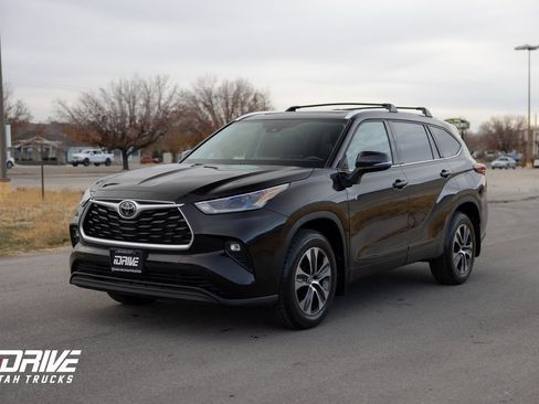 Used 2021 Toyota Highlander XLE image 5