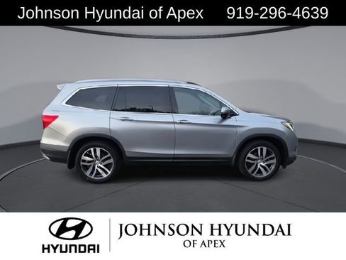 Used 2017 Honda Pilot Touring image 9