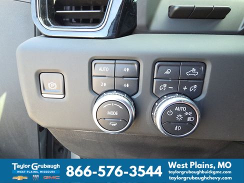 Used 2024 GMC Sierra 1500 AT4 w/ Technology Package AWD/4WD image 22