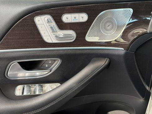 Used 2023 Mercedes-Benz GLS 450 4MATIC image 10