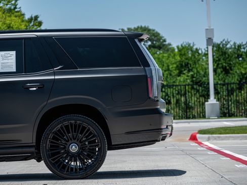 Used 2026 Cadillac Escalade Platinum Sport w/ LPO, ONYX Package AWD/4WD image 47