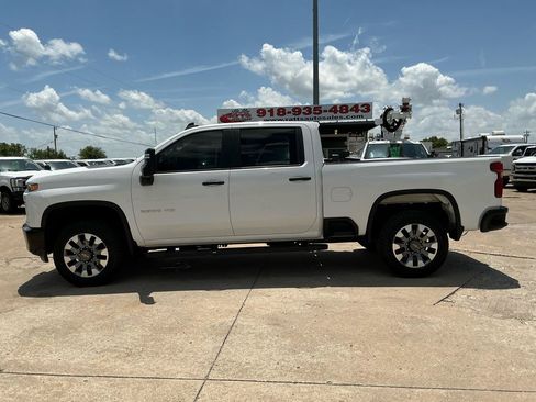 Used 2022 Chevrolet Silverado 2500 Custom w/ Custom Value Package AWD/4WD image 1