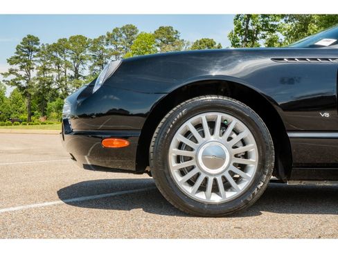 Used 2004 Ford Thunderbird RWD image 10