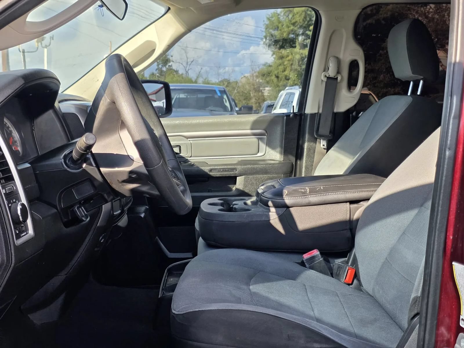 Used 2021 RAM 1500 Classic SLT RWD image 13