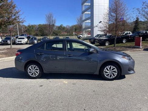 Used 2018 Toyota Corolla L image 4