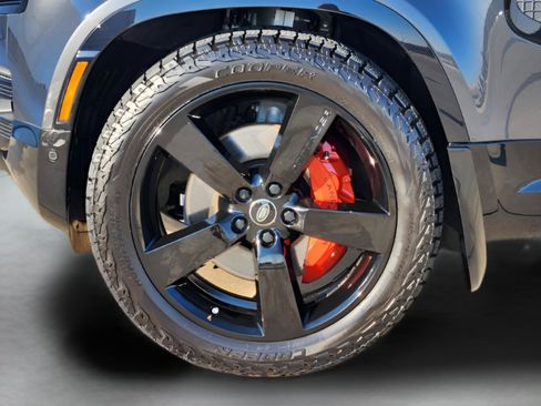 Used 2025 Land Rover Defender 110 X image 8