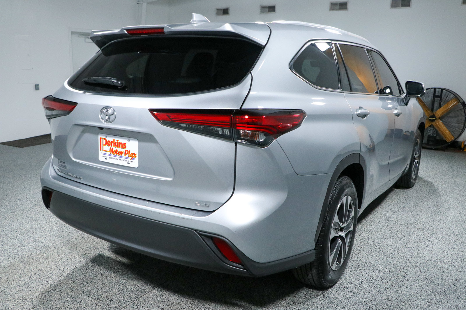 Used 2022 Toyota Highlander XLE FWD image 7