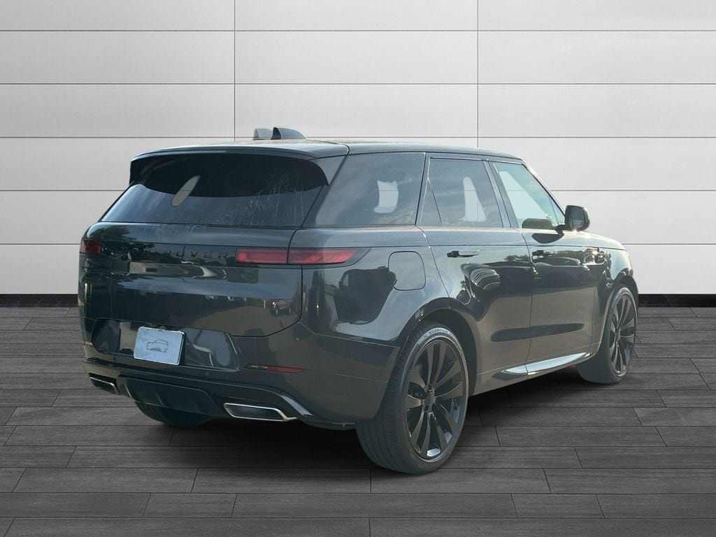 New 2027 Land Rover Range Rover Sport Dynamic SE AWD/4WD image 5