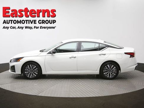 Used 2025 Nissan Altima 2.5 SV image 59