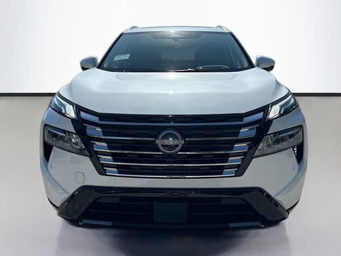 New 2026 Nissan Rogue Platinum image 3