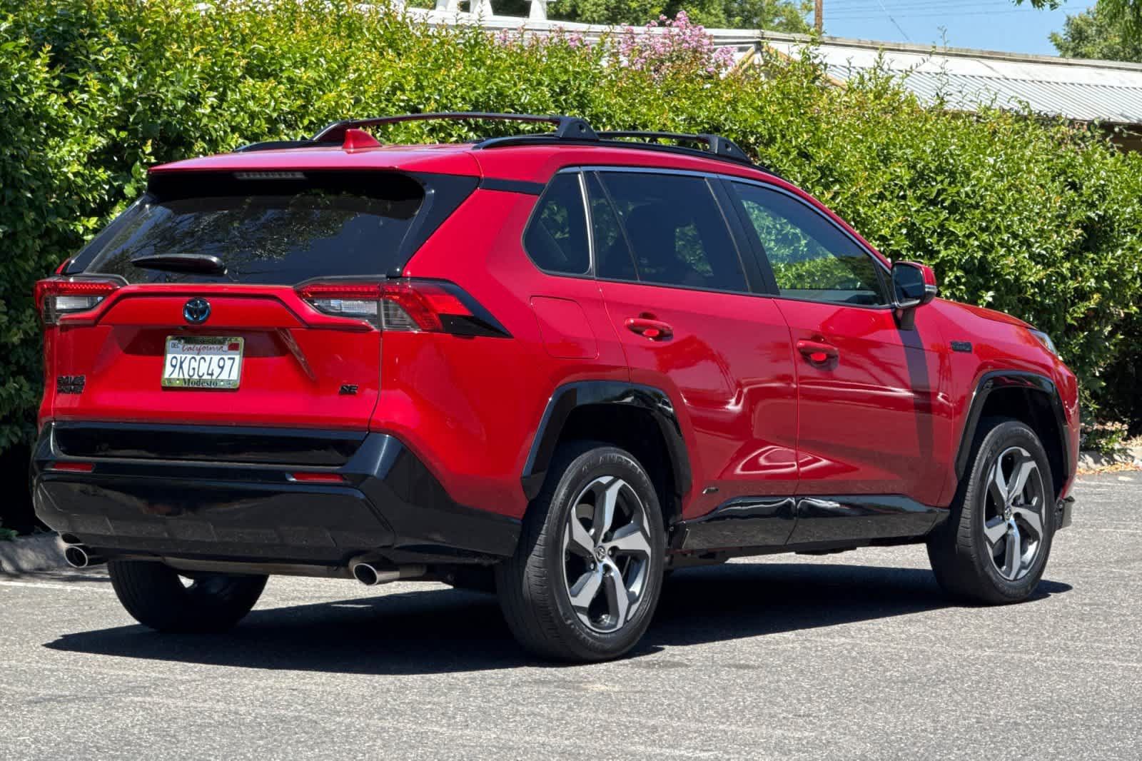 Used 2024 Toyota RAV4 SE w/ Weather & Moonroof Package AWD/4WD image 3